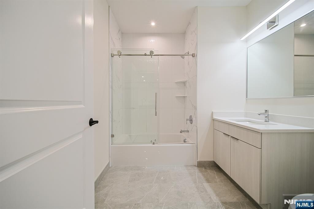 401 E Central, #2E, Palisades Park, NJ 07650 Listing Photo  8