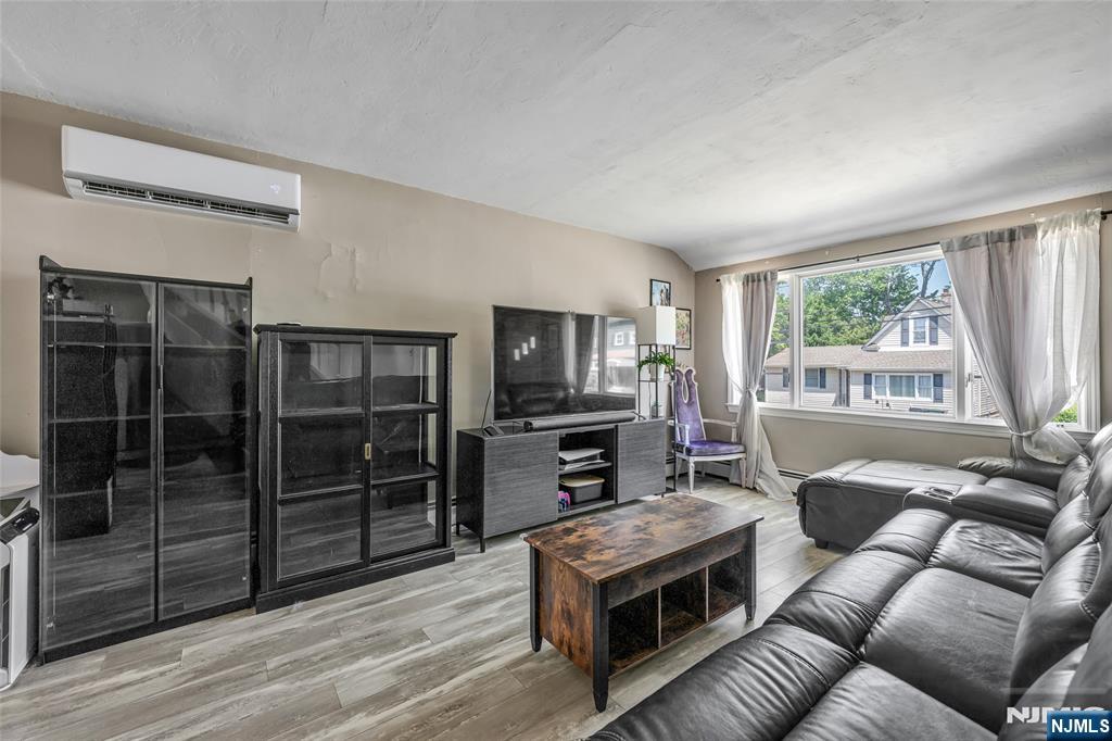 174 Phelps Avenue - Photo 4