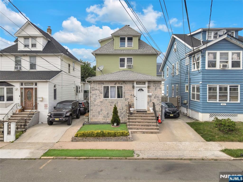 269-271 18th Avenue - Photo 1