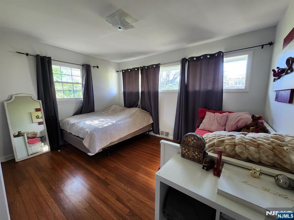 Bedroom 1st floor