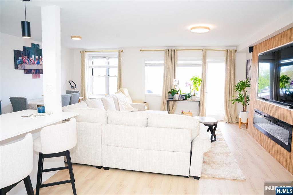 276 Prospect Street 5E - Photo 3