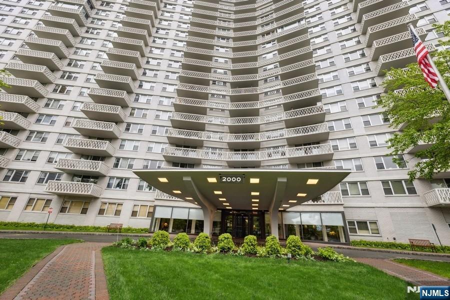 2000 Linwood Ave #15 H, Fort Lee, NJ 07024
