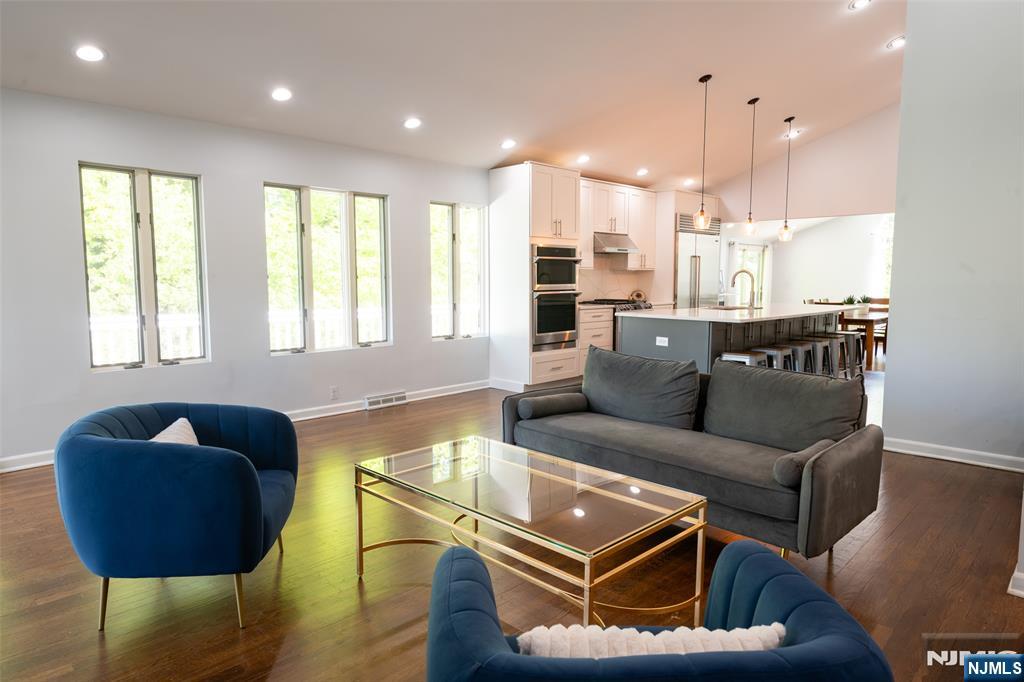 165 Hoover Drive - Photo 2