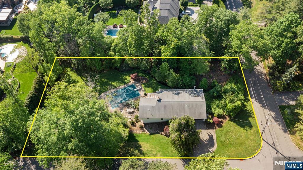 165 Hoover Drive, Cresskill, NJ 07626 Listing Photo  33