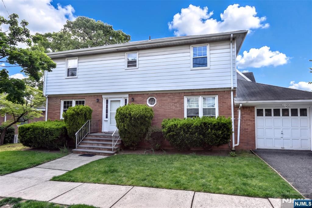 84 Burton Ave, Hasbrouck Heights, NJ 07604