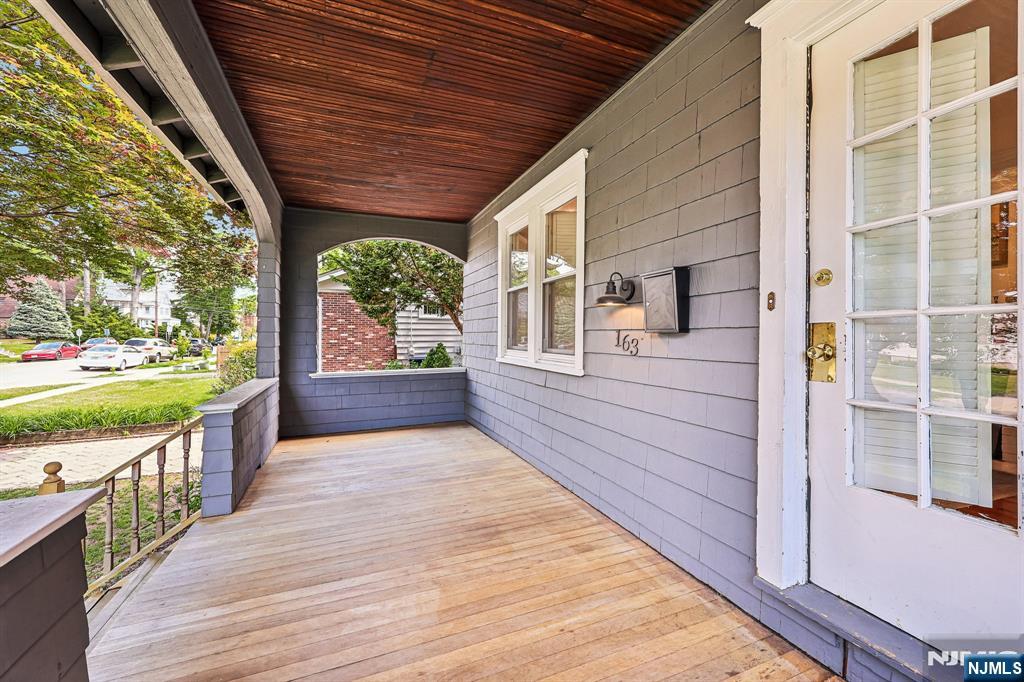163 Poplar Avenue - Photo 3