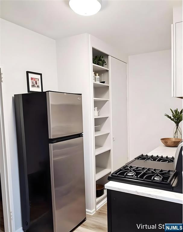 401 Park #3 F - Photo 2