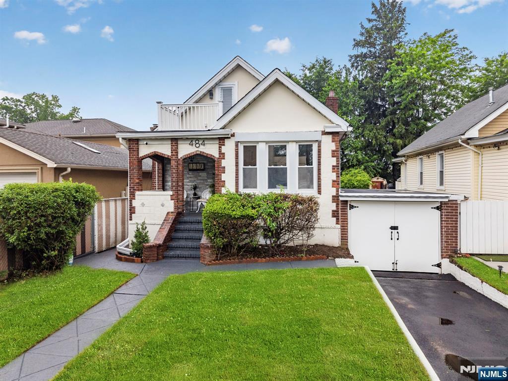 Homes for sale in Saddle Brook, NJ | 484 Sylvan St, Saddle Brook, NJ 07663 | MLS# 26018330