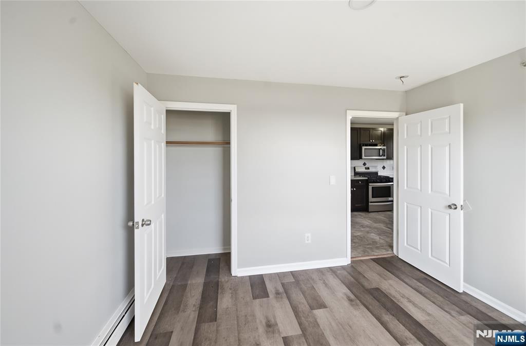 35 Columbia Avenue — photo 13