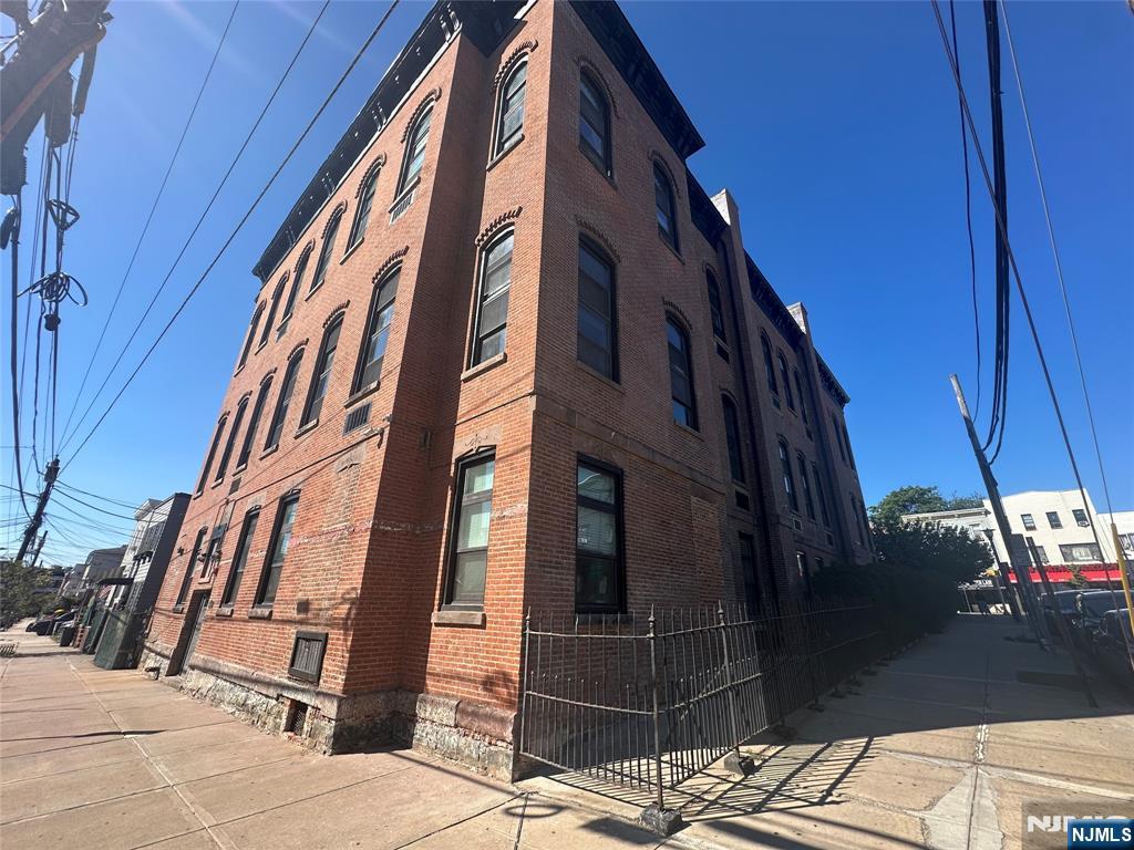 464 Central Avenue B9 - Photo 1