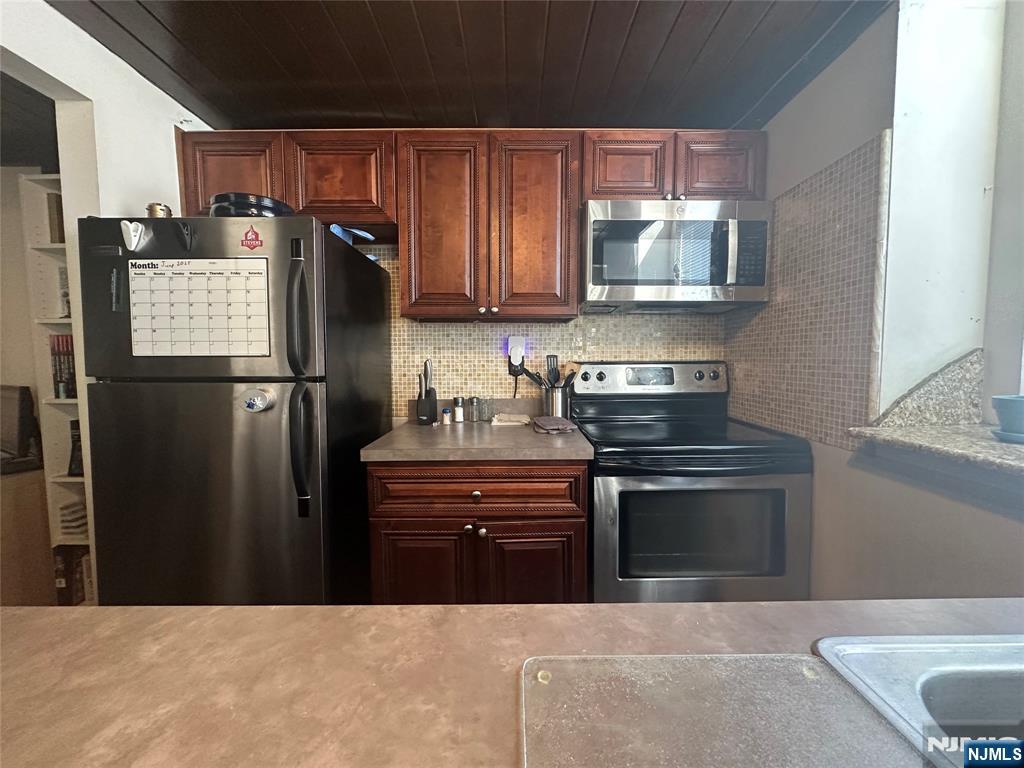 464 Central Avenue B9 - Photo 5