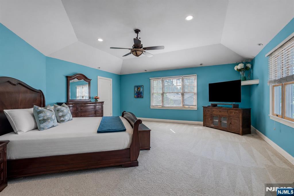 254 Hoppers Lane, Paramus, NJ 07652 Listing Photo  20