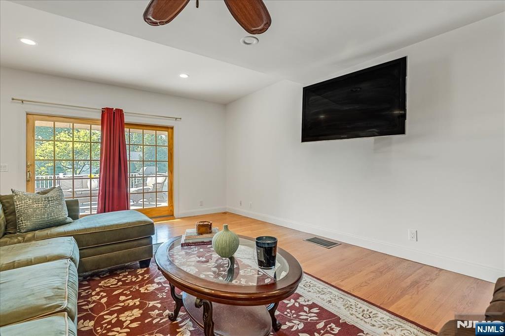 254 Hoppers Lane, Paramus, NJ 07652 Listing Photo  8