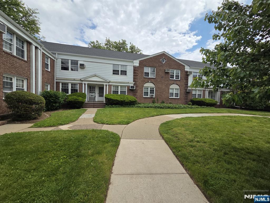 18A Elmwood Court 18A - Photo 1