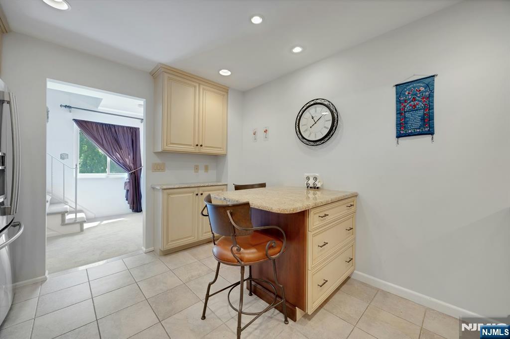 22 Hampton Court, #422, Twp of Washington, NJ 07676 Listing Photo  6