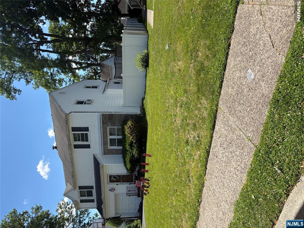 110 Ackerman Ave, Elmwood Park, NJ 07407