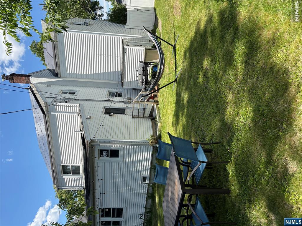 110 Ackerman Ave, Elmwood Park, NJ 07407