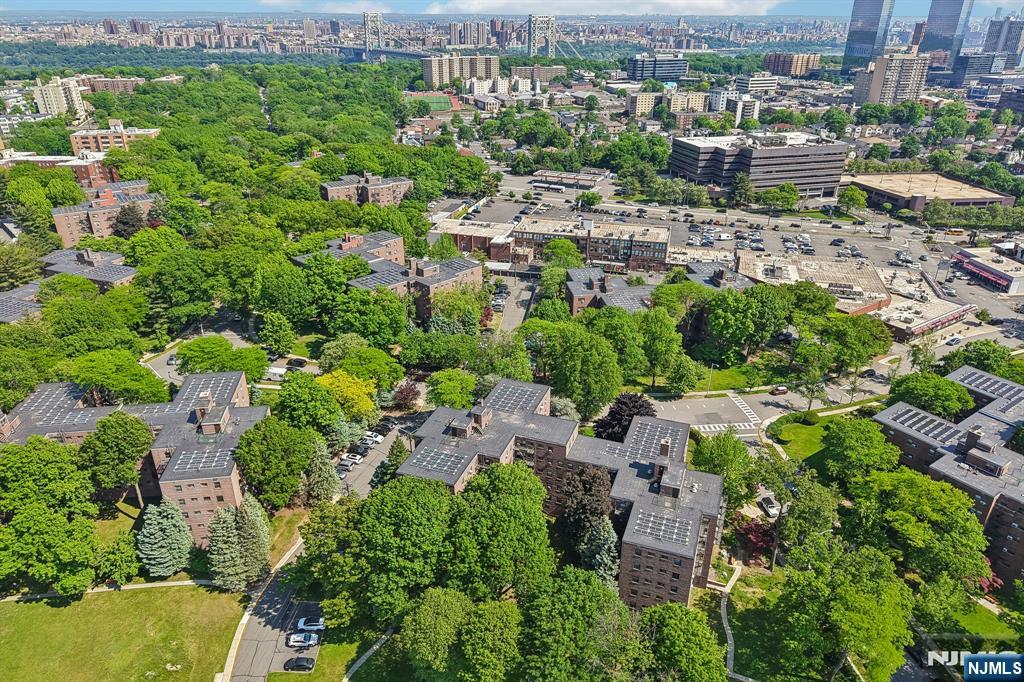 3031 Edwin Ave #4H, Fort Lee, NJ 07024