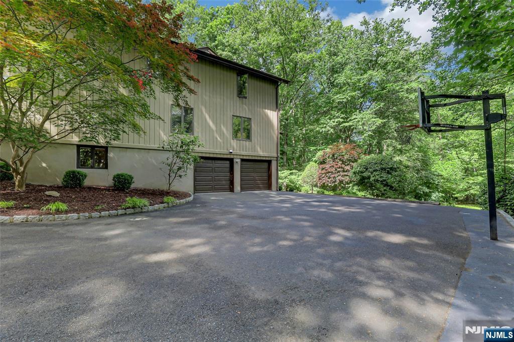 364 Canterbury Lane — photo 7