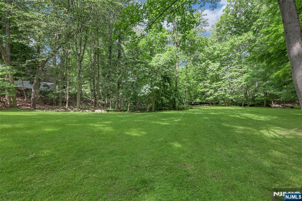 364 Canterbury Lane — photo 10
