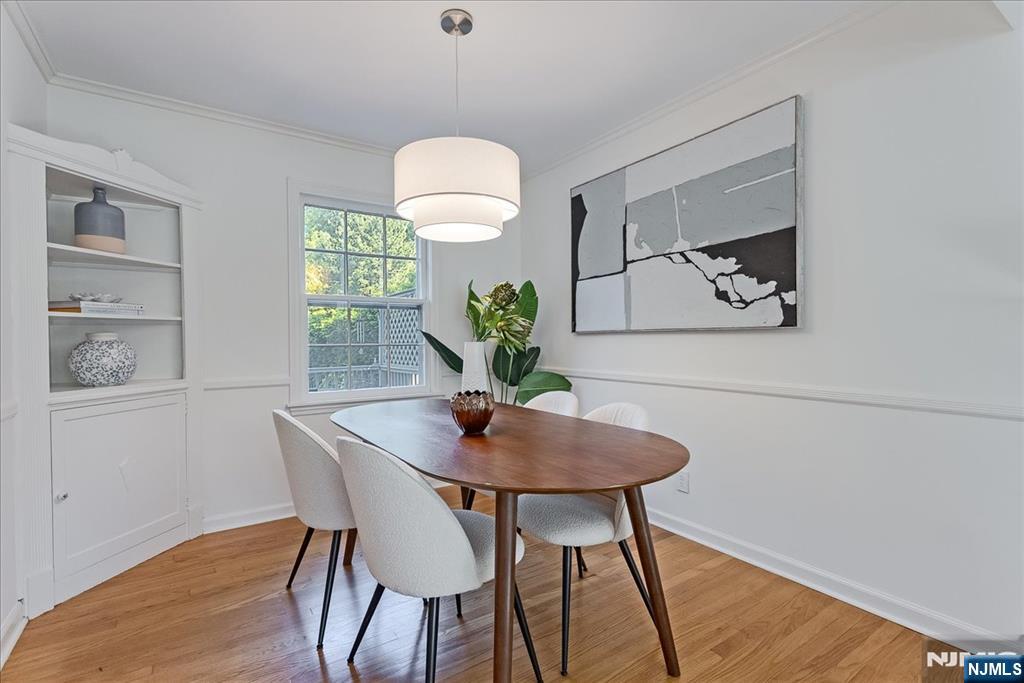 687 Grove Street - Photo 4