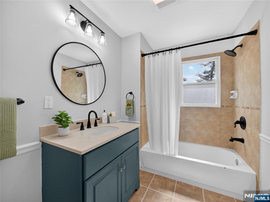 538 Coolidge Place, Paramus, NJ 07652 Listing Photo  27