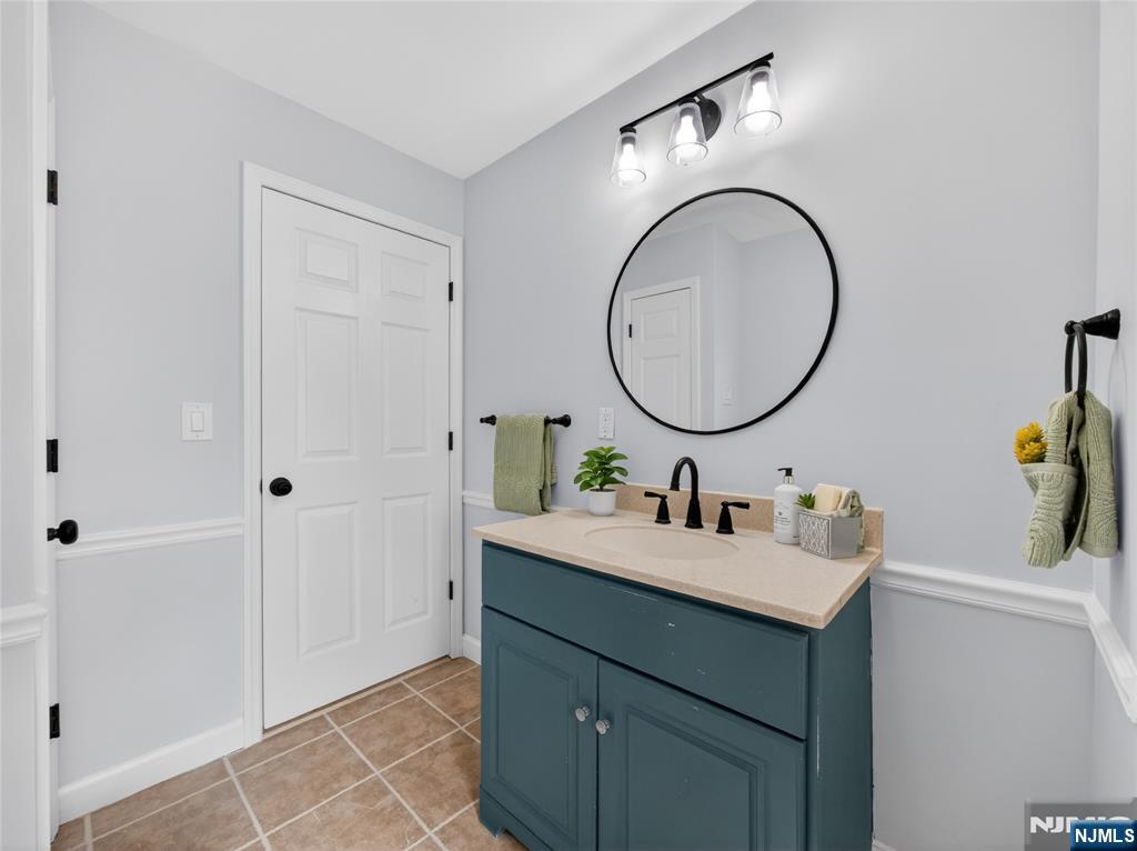 538 Coolidge Place, Paramus, NJ 07652 Listing Photo  28