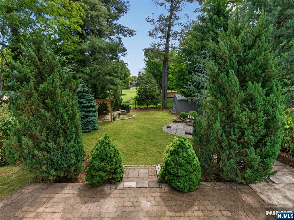 538 Coolidge Place, Paramus, NJ 07652 Listing Photo  31