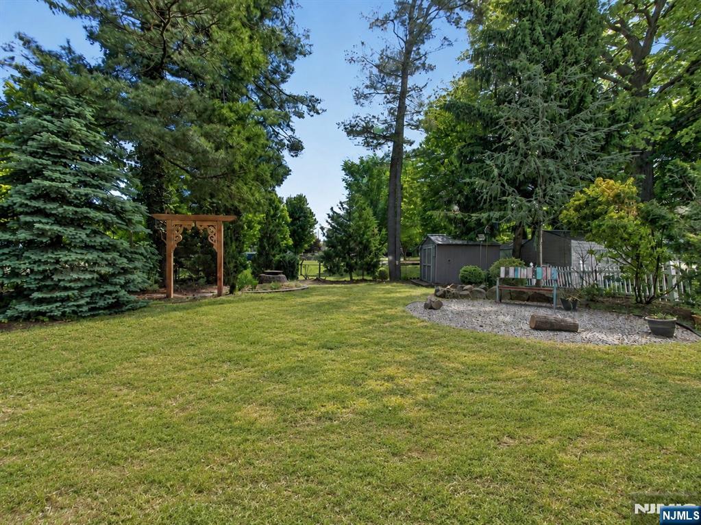 538 Coolidge Place, Paramus, NJ 07652 Listing Photo  34