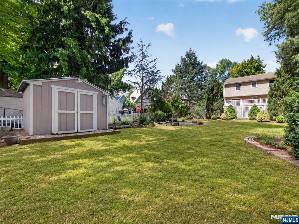 538 Coolidge Place, Paramus, NJ 07652 Listing Photo  37