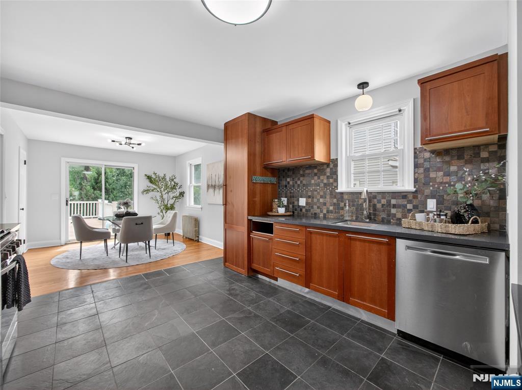 538 Coolidge Place, Paramus, NJ 07652 Listing Photo  7