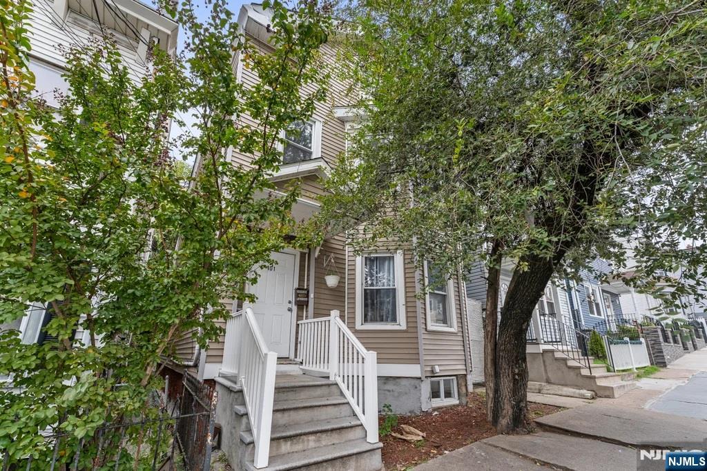 101 Lafayette - Photo 2