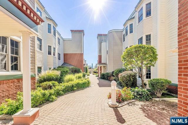 331 Promenade - Photo 3