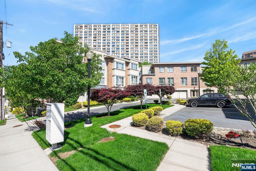 200 Laird Avenue 204 - Photo 1