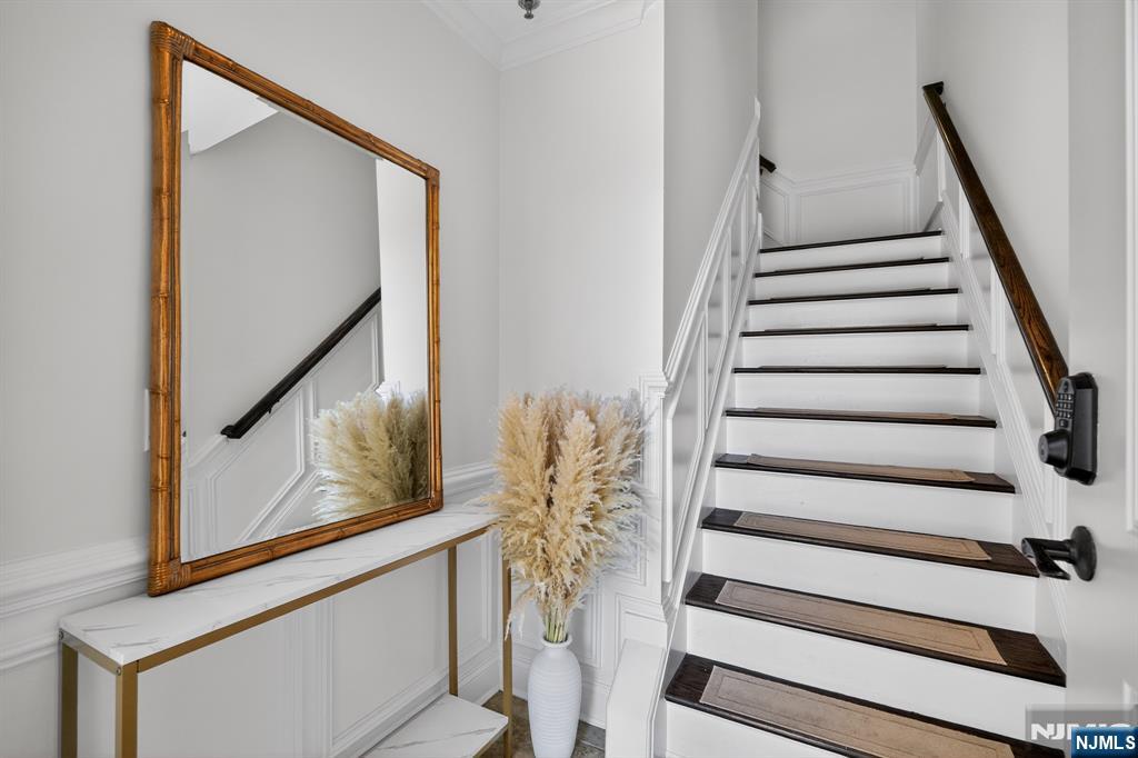 200 Laird Avenue 204 - Photo 3