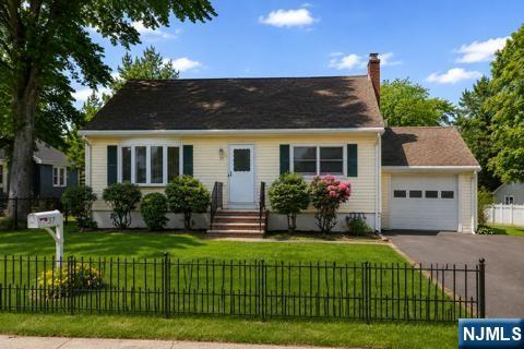 Homes for sale in Wayne, NJ | 37 Linden Rd, Wayne, NJ 07470 | MLS# 26018453