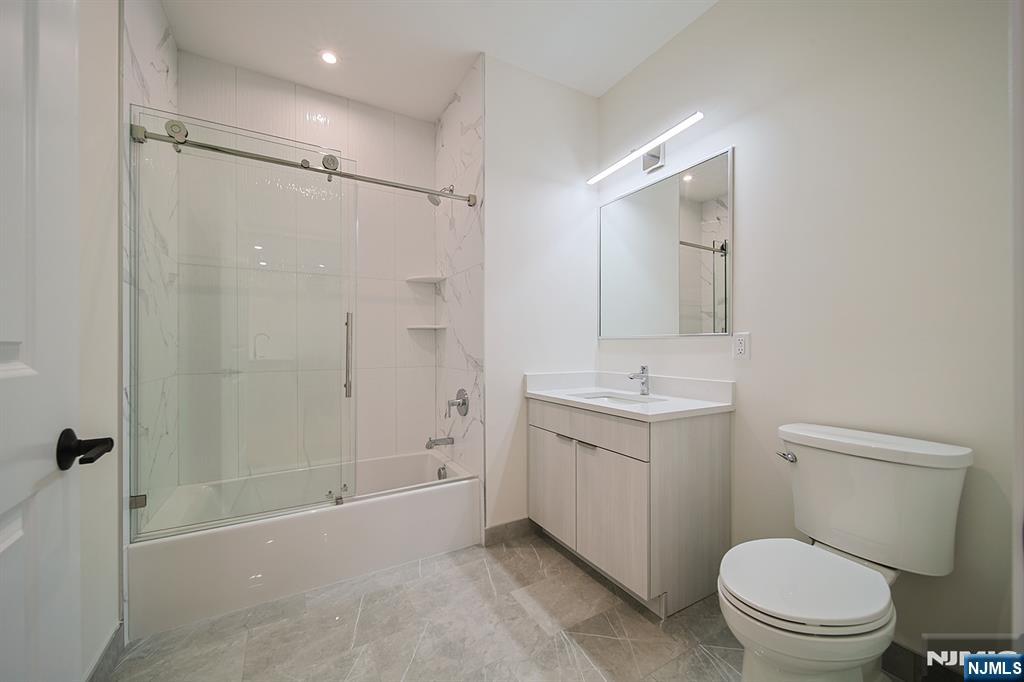 401 E Central, #2A, Palisades Park, NJ 07650 Listing Photo  11
