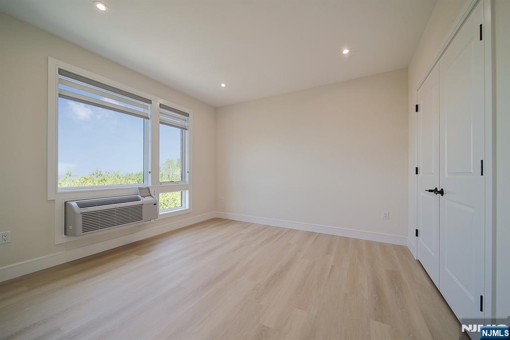 401 E Central, #2A, Palisades Park, NJ 07650 Listing Photo  12
