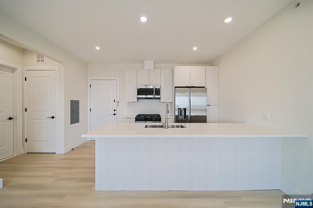 401 E Central, #2A, Palisades Park, NJ 07650 Listing Photo  7
