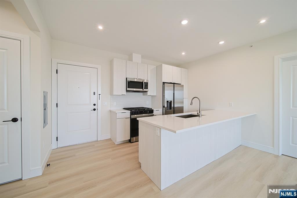 401 E Central, #2A, Palisades Park, NJ 07650 Listing Photo  8