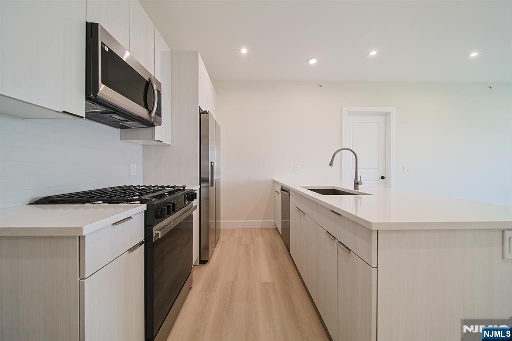 401 E Central, #2A, Palisades Park, NJ 07650 Listing Photo  9