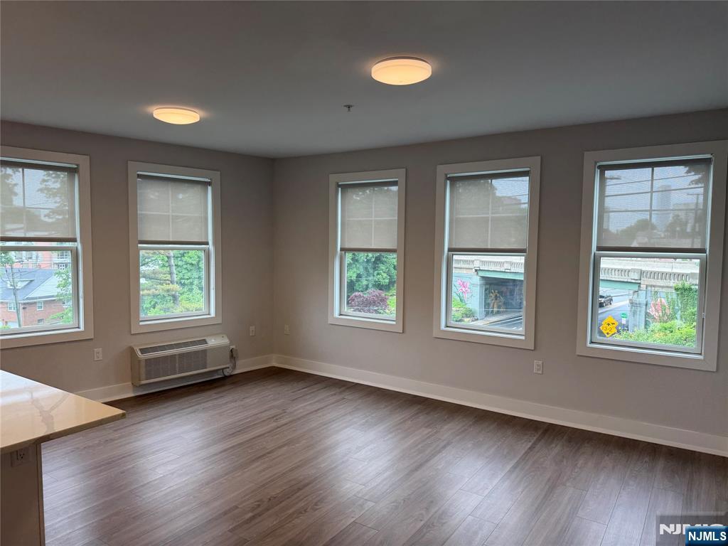 1685 Bergen Boulevard 414 - Photo 4