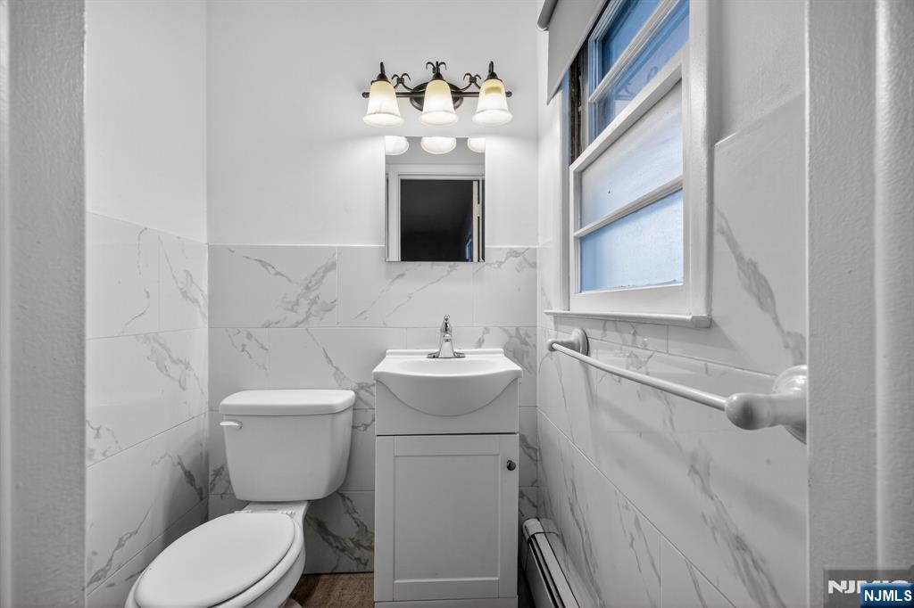 24 E Ruby Avenue, Palisades Park, NJ 07650 Listing Photo  21