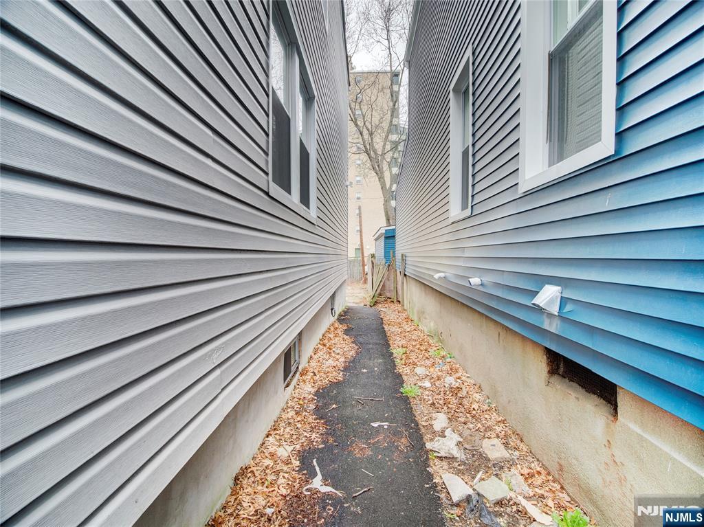 271 Washington Street - Photo 3