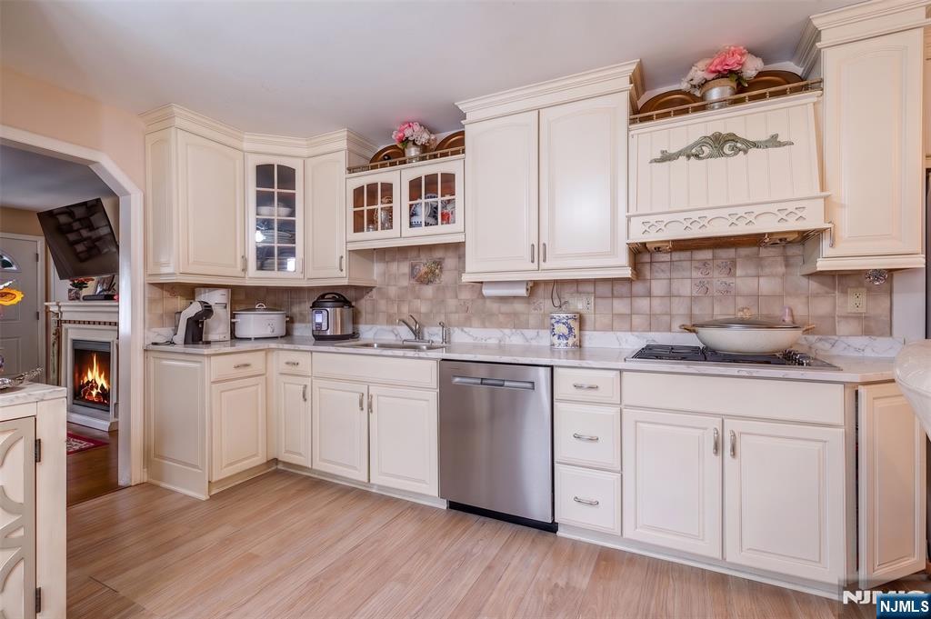 74 Armstrong Avenue - Photo 5