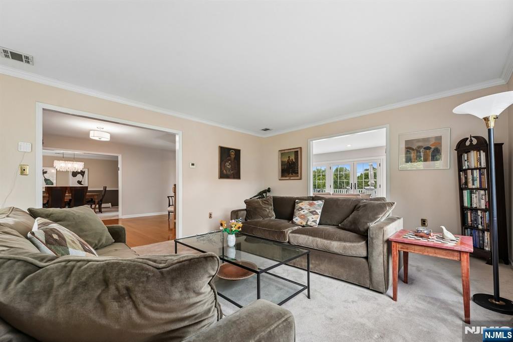 61 Howell Drive — photo 6