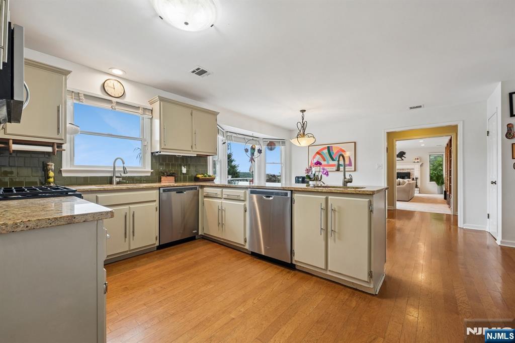 61 Howell Drive — photo 10