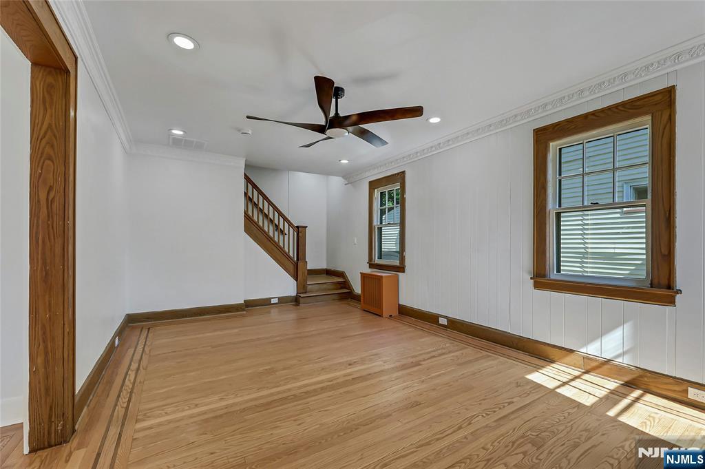 6 Colonial Court - Photo 3