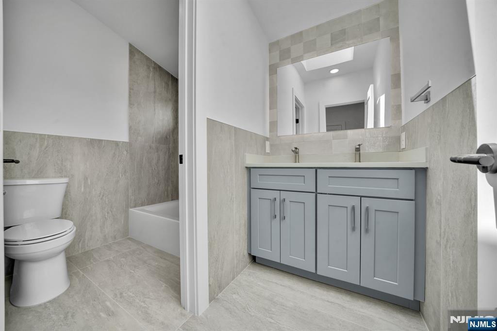 519 4th Street, #A, Palisades Park, NJ 07650 Listing Photo  25