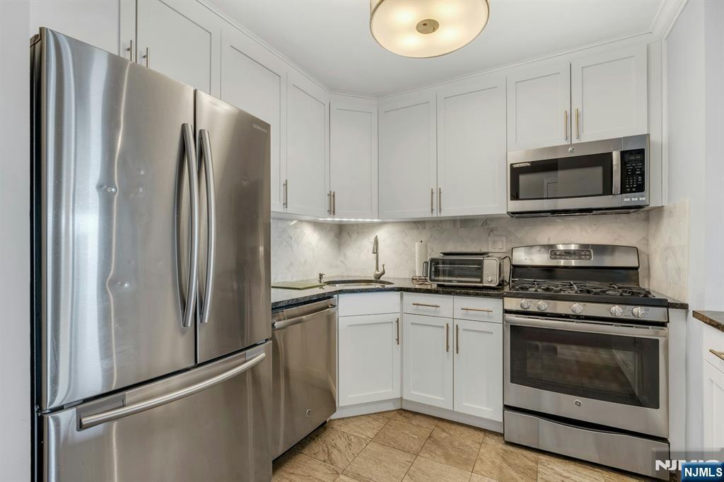 2000 Linwood Avenue 15P - Photo 4